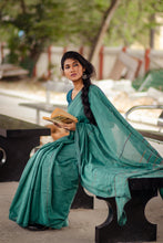 Load image into Gallery viewer, Forest Green Khesh Cotton Saree
